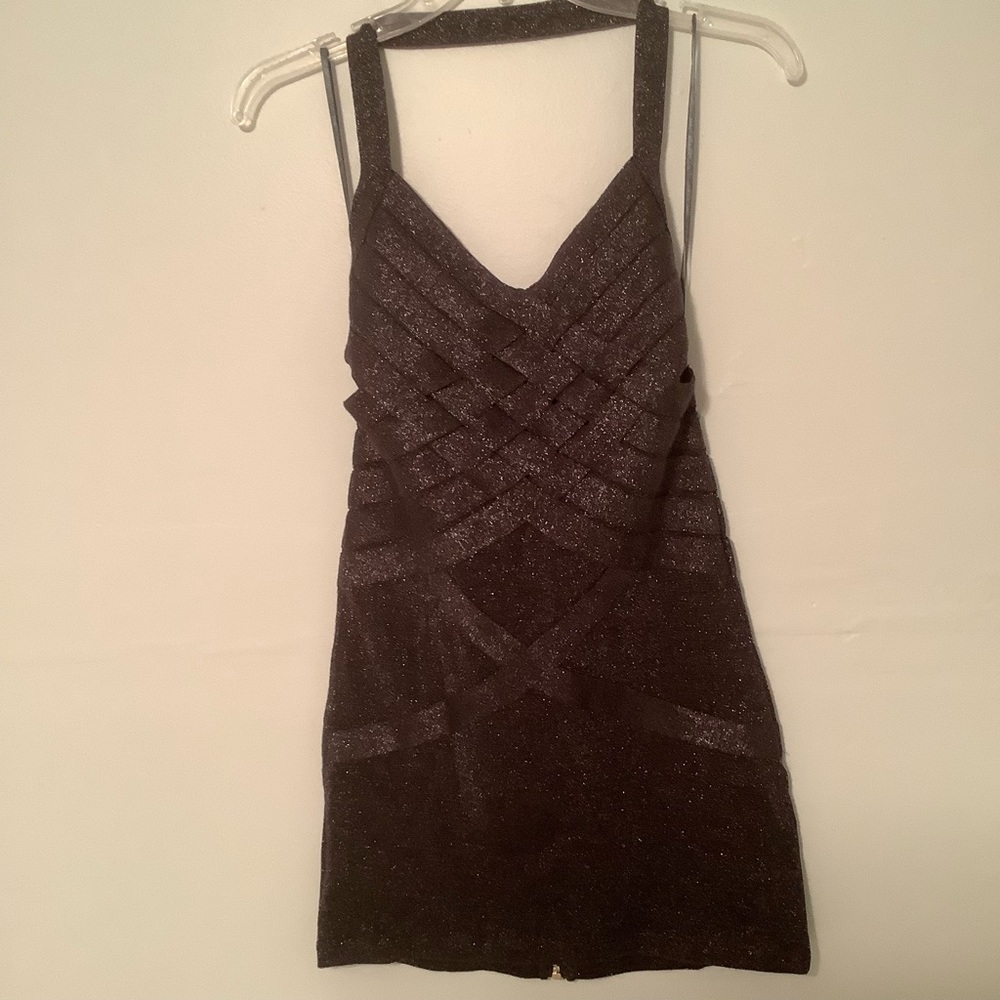 *NWT* Strappy Bodycon party dress 🖤